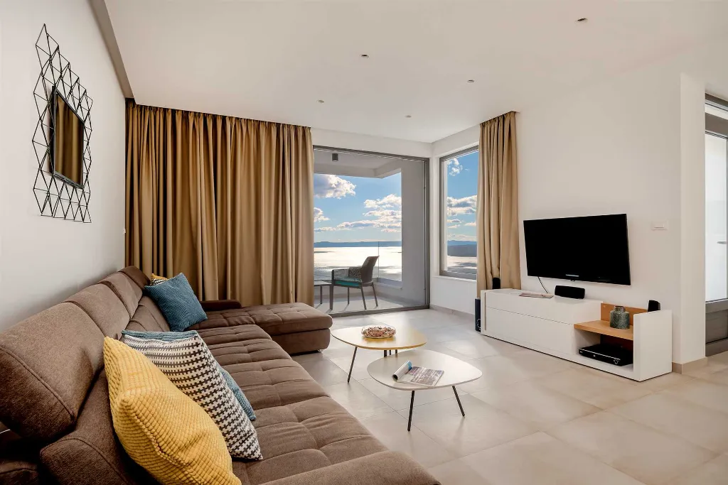 4-Bedroom Villa in Baška Voda for Up to 8 Guests