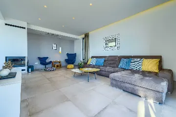 4-Bedroom Villa in Baška Voda for Up to 8 Guests