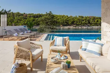 Seafront 6-Bedroom Villa in Splitska, Brač