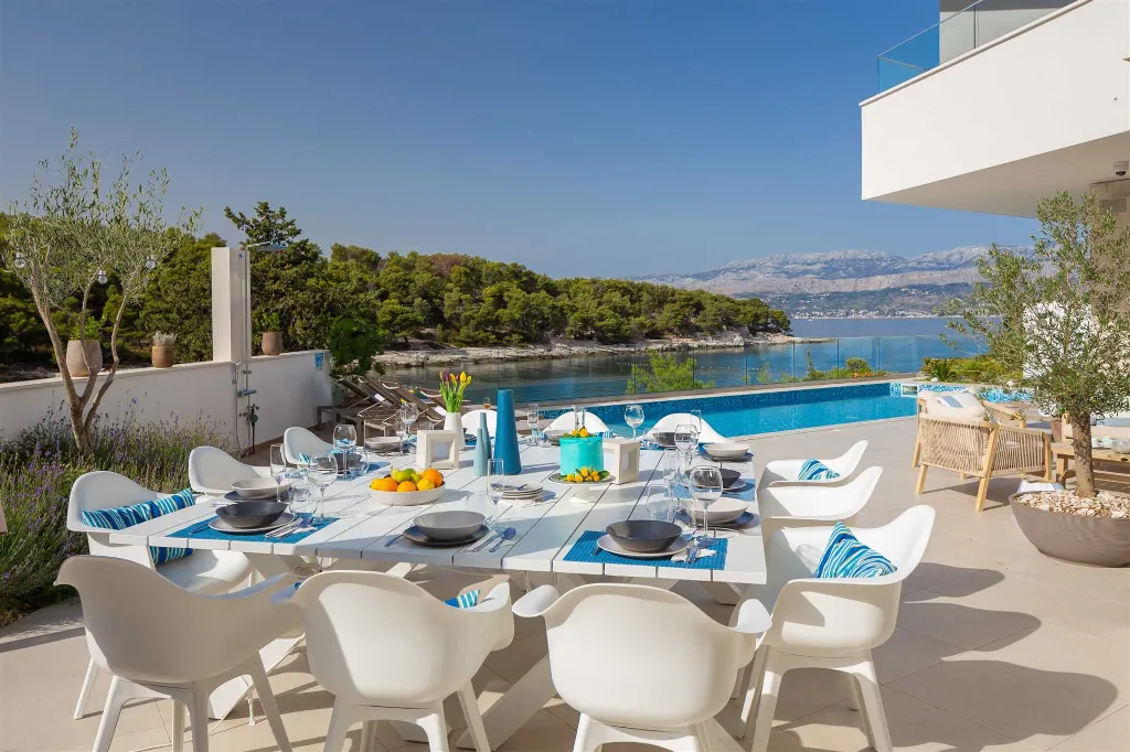 Seafront 6-Bedroom Villa in Splitska, Brač