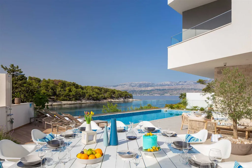 Seafront 6-Bedroom Villa in Splitska, Brač