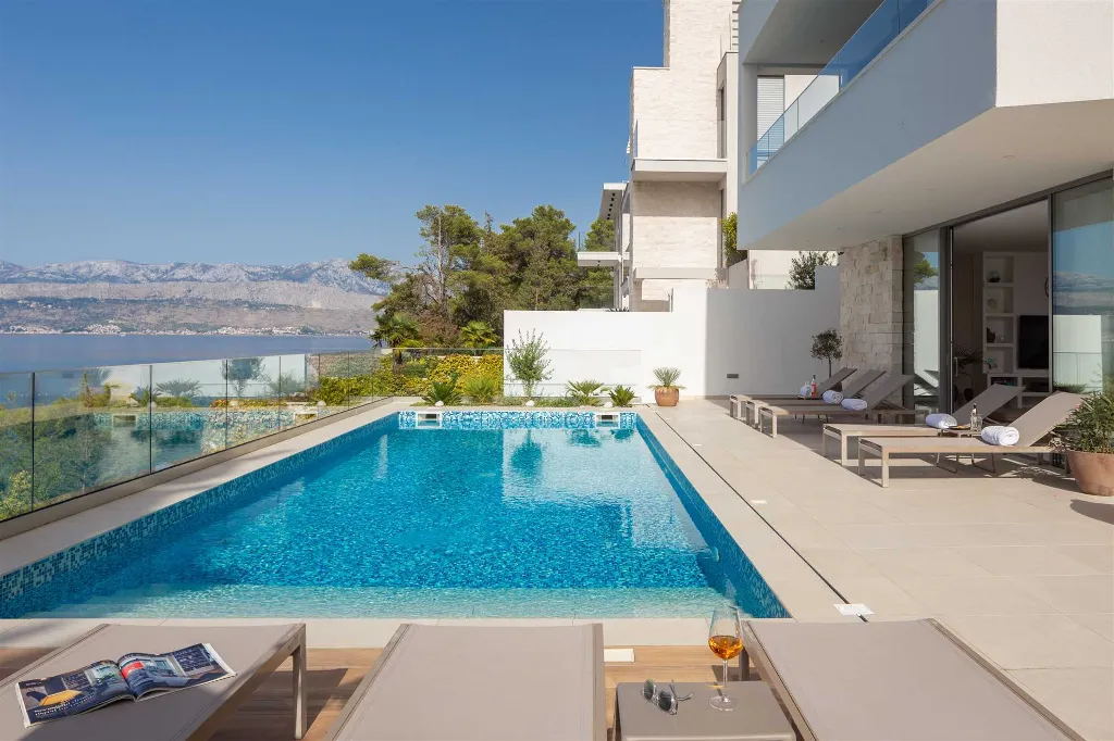 Seafront 6-Bedroom Villa in Splitska, Brač