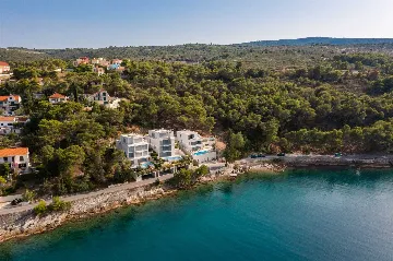 Seafront 6-Bedroom Villa in Splitska, Brač