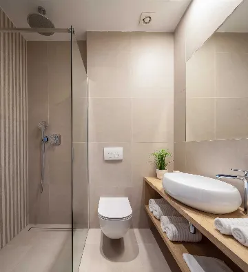 Seafront 6-Bedroom Villa in Splitska, Brač