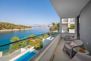 Seafront 6-Bedroom Villa in Splitska, Brač