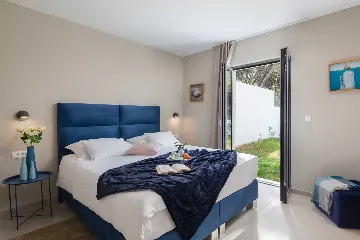 Seafront 6-Bedroom Villa in Splitska, Brač