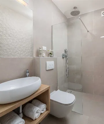 Seafront 6-Bedroom Villa in Splitska, Brač