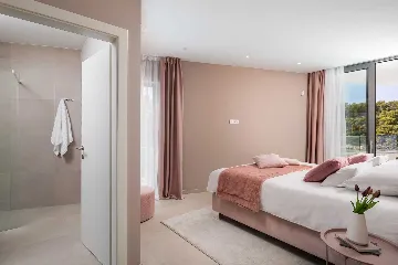 Seafront 6-Bedroom Villa in Splitska, Brač