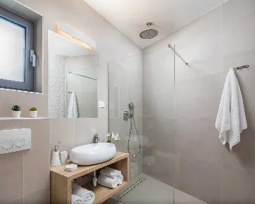 Seafront 6-Bedroom Villa in Splitska, Brač