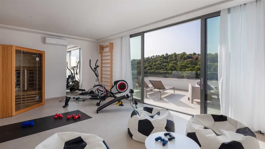 Seafront 6-Bedroom Villa in Splitska, Brač