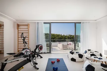 Seafront 6-Bedroom Villa in Splitska, Brač