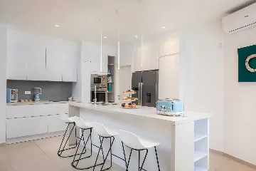 Seafront 6-Bedroom Villa in Splitska, Brač