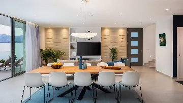 Seafront 6-Bedroom Villa in Splitska, Brač