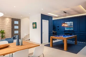 Seafront 6-Bedroom Villa in Splitska, Brač