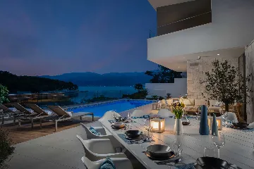 Seafront 6-Bedroom Villa in Splitska, Brač