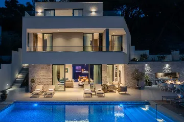 Seafront 6-Bedroom Villa in Splitska, Brač