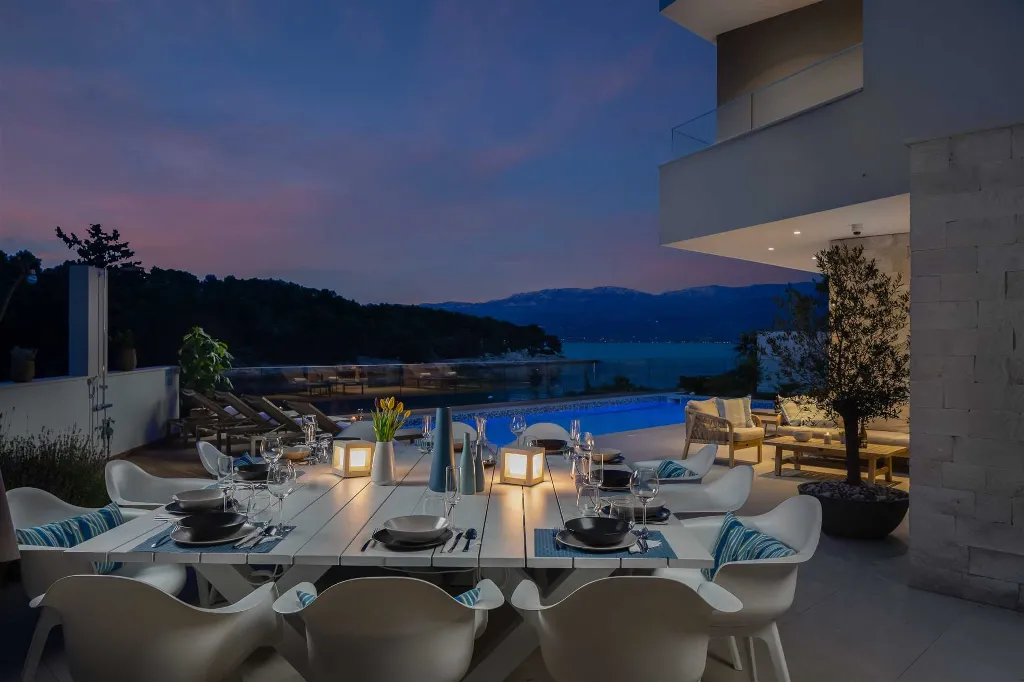 Seafront 6-Bedroom Villa in Splitska, Brač