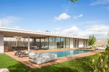 Air-Conditioned 4-Bedroom Villa in Gajana (Sleeps 8)