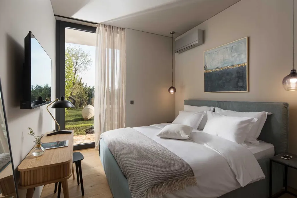 Air-Conditioned 4-Bedroom Villa in Gajana (Sleeps 8)