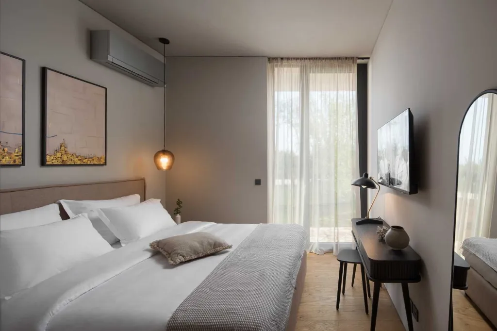 Air-Conditioned 4-Bedroom Villa in Gajana (Sleeps 8)