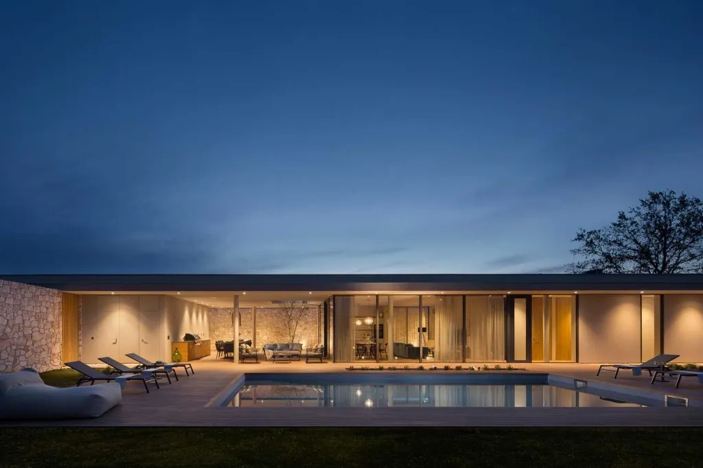 Air-Conditioned 4-Bedroom Villa in Gajana (Sleeps 8)