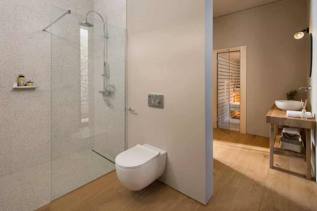 Villa in Gajana with Heated Pool & Sauna