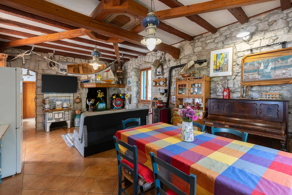 Villa with Private Pool in Labin for 6 Guests