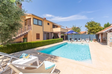 3-Bedroom Villa in Marčana for up to 6 Guests