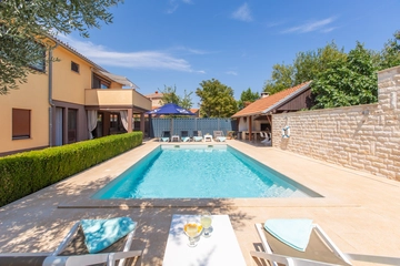 3-Bedroom Villa in Marčana for up to 6 Guests