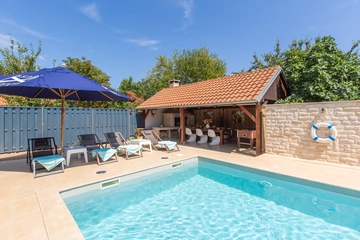 3-Bedroom Villa in Marčana for up to 6 Guests