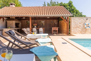 3-Bedroom Villa in Marčana for up to 6 Guests