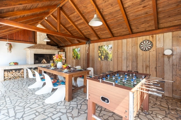 3-Bedroom Villa in Marčana for up to 6 Guests