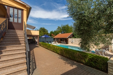 3-Bedroom Villa in Marčana for up to 6 Guests