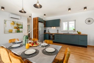 Three-Bedroom Villa in Svetvinčenat