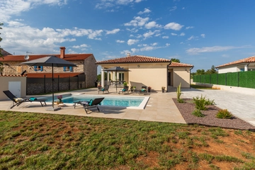 Three-Bedroom Villa in Svetvinčenat