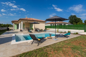 Three-Bedroom Villa in Svetvinčenat