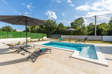 Three-Bedroom Villa in Svetvinčenat