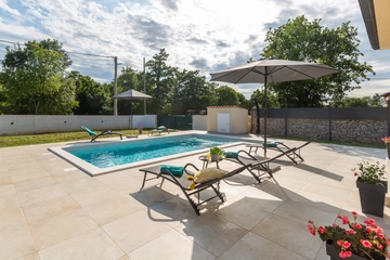 Three-Bedroom Villa in Svetvinčenat