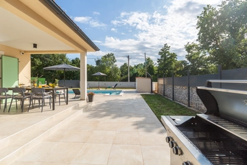 Three-Bedroom Villa in Svetvinčenat