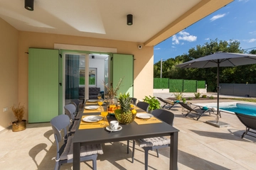 Three-Bedroom Villa in Svetvinčenat