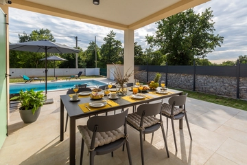 Three-Bedroom Villa in Svetvinčenat