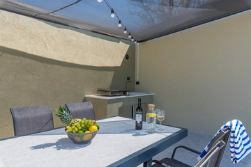 Villa in Vodnjan for 8 Guests with Private Pool