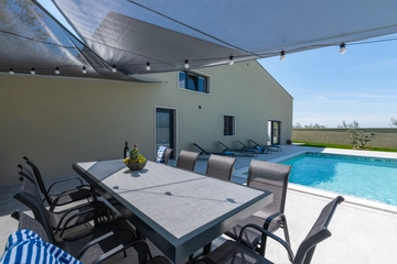 Villa in Vodnjan for 8 Guests with Private Pool