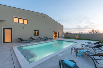 Villa in Vodnjan for 8 Guests with Private Pool