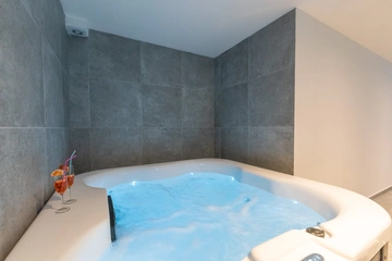 Villa in Vodnjan for 8 Guests with Private Pool