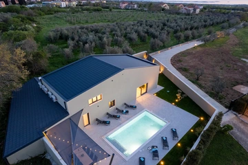 Villa in Vodnjan for 8 Guests with Private Pool