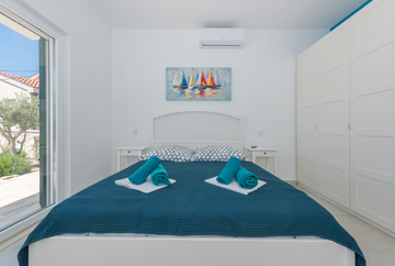 4-bedroom Villa in Makarska with private heated pool