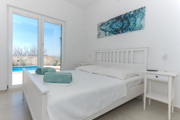 4-bedroom Villa in Makarska with private heated pool