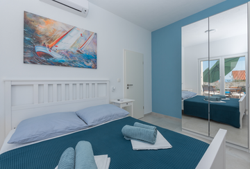 4-bedroom Villa in Makarska with private heated pool