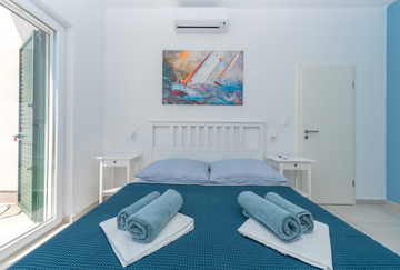 4-bedroom Villa in Makarska with private heated pool